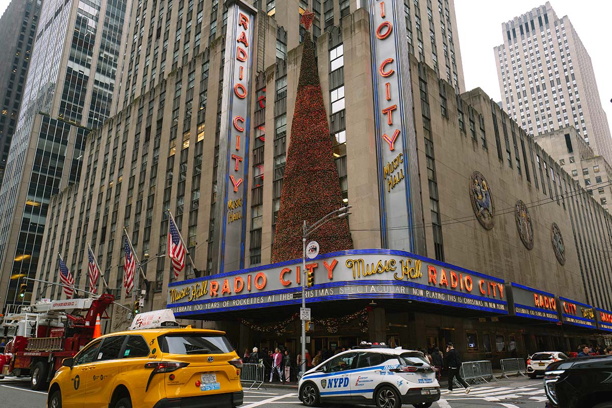 Christmas in New York 2025: Best Things to Do, See & Experience. Photo: 123nyc.org / Raman Shaunia