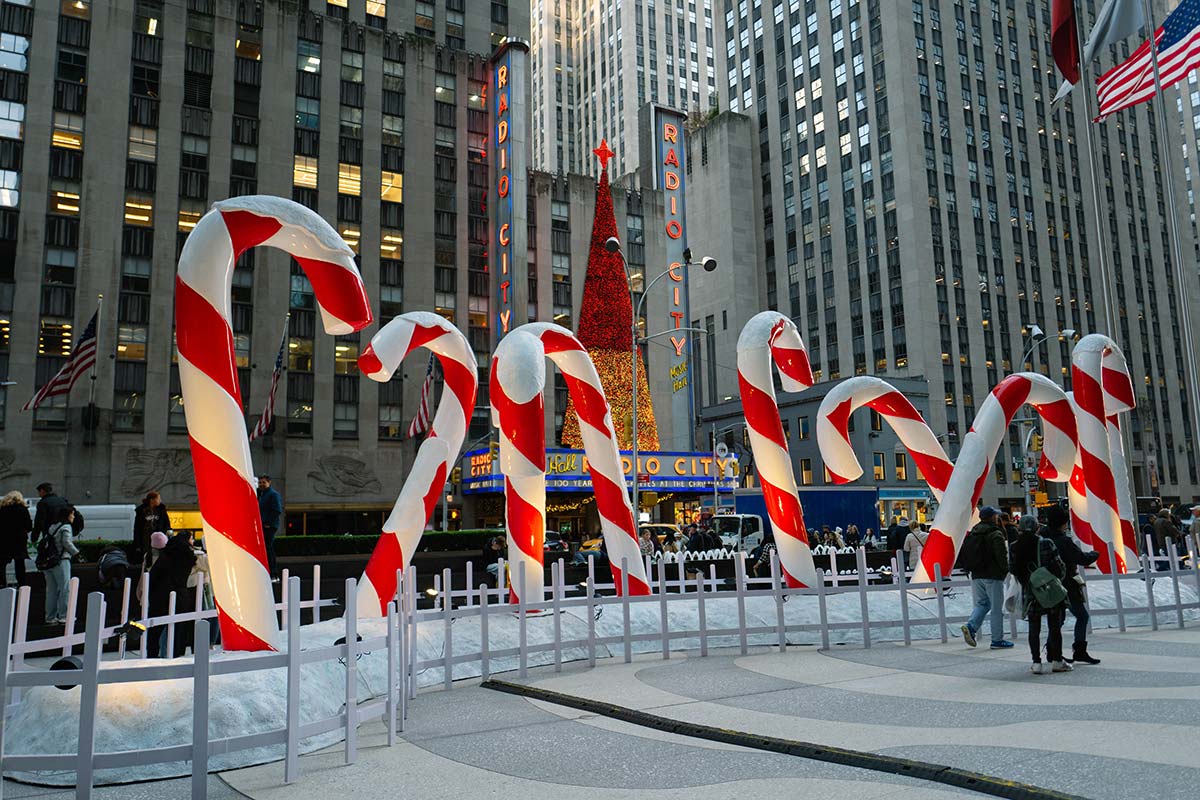 Christmas in New York 2025: Best Things to Do, See & Experience. Photo: 123nyc.org / Raman Shaunia